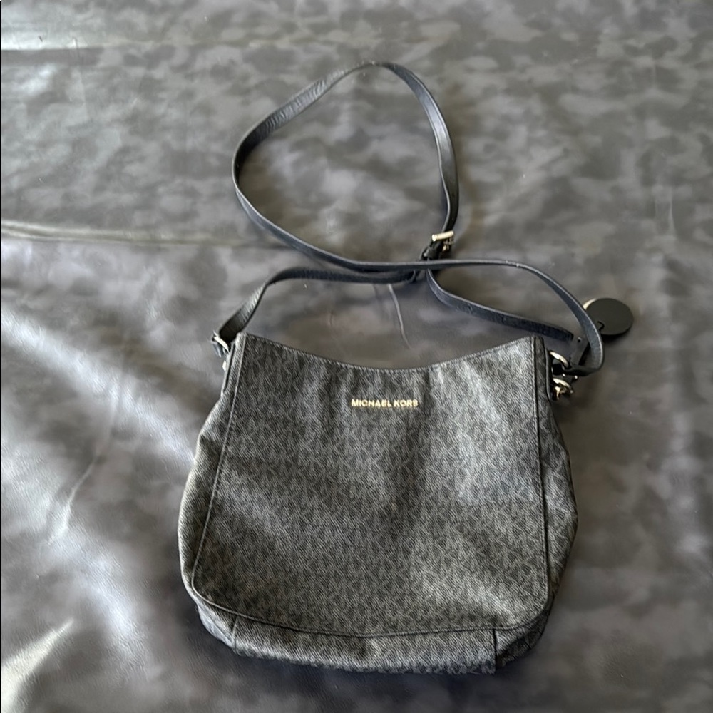 Michael Kors Black Crossbody Bag Sleek Design